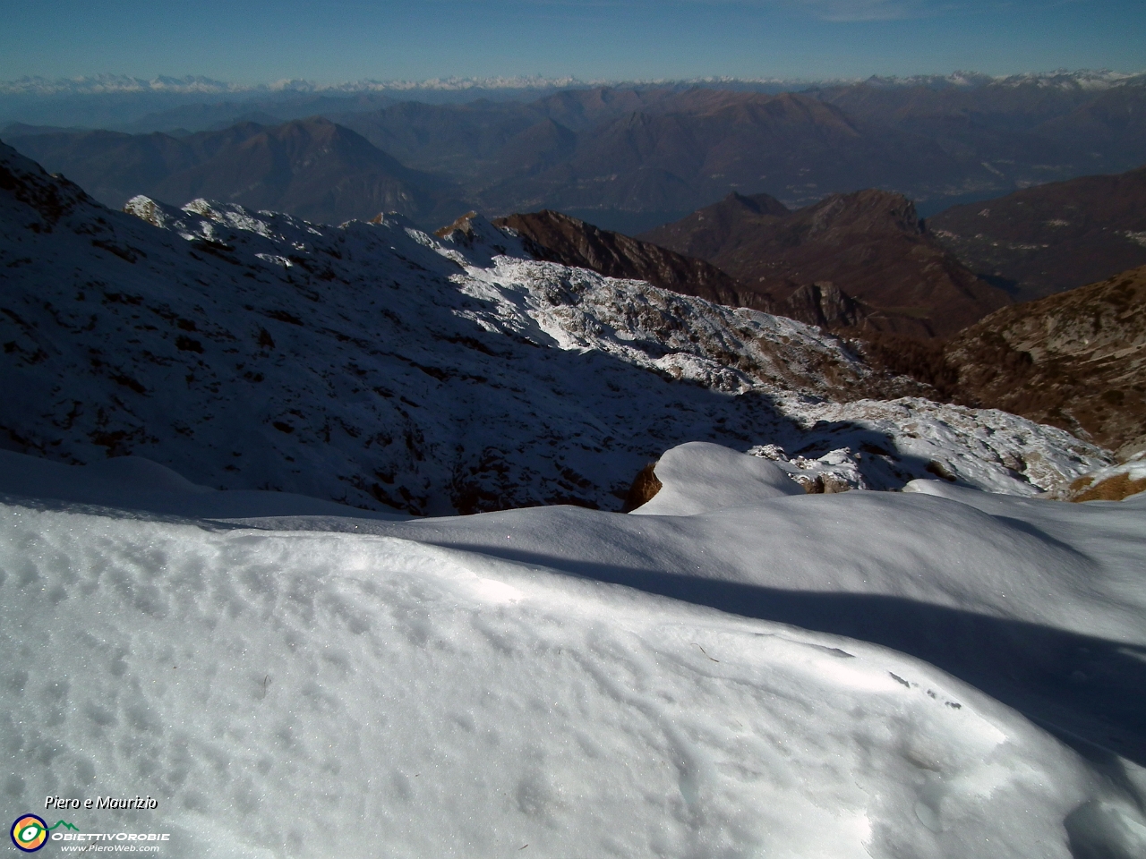 40 Il versante nord innevato.JPG